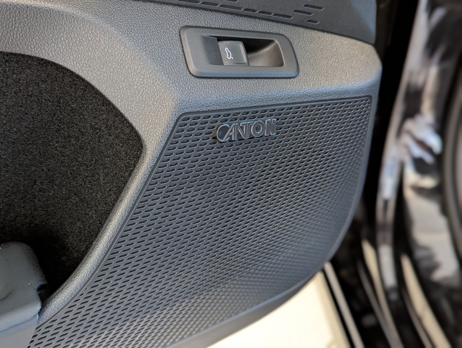 Fahrzeugabbildung SKODA Octavia 2.0 TDI Sportline Canton Matrix Pano 5J