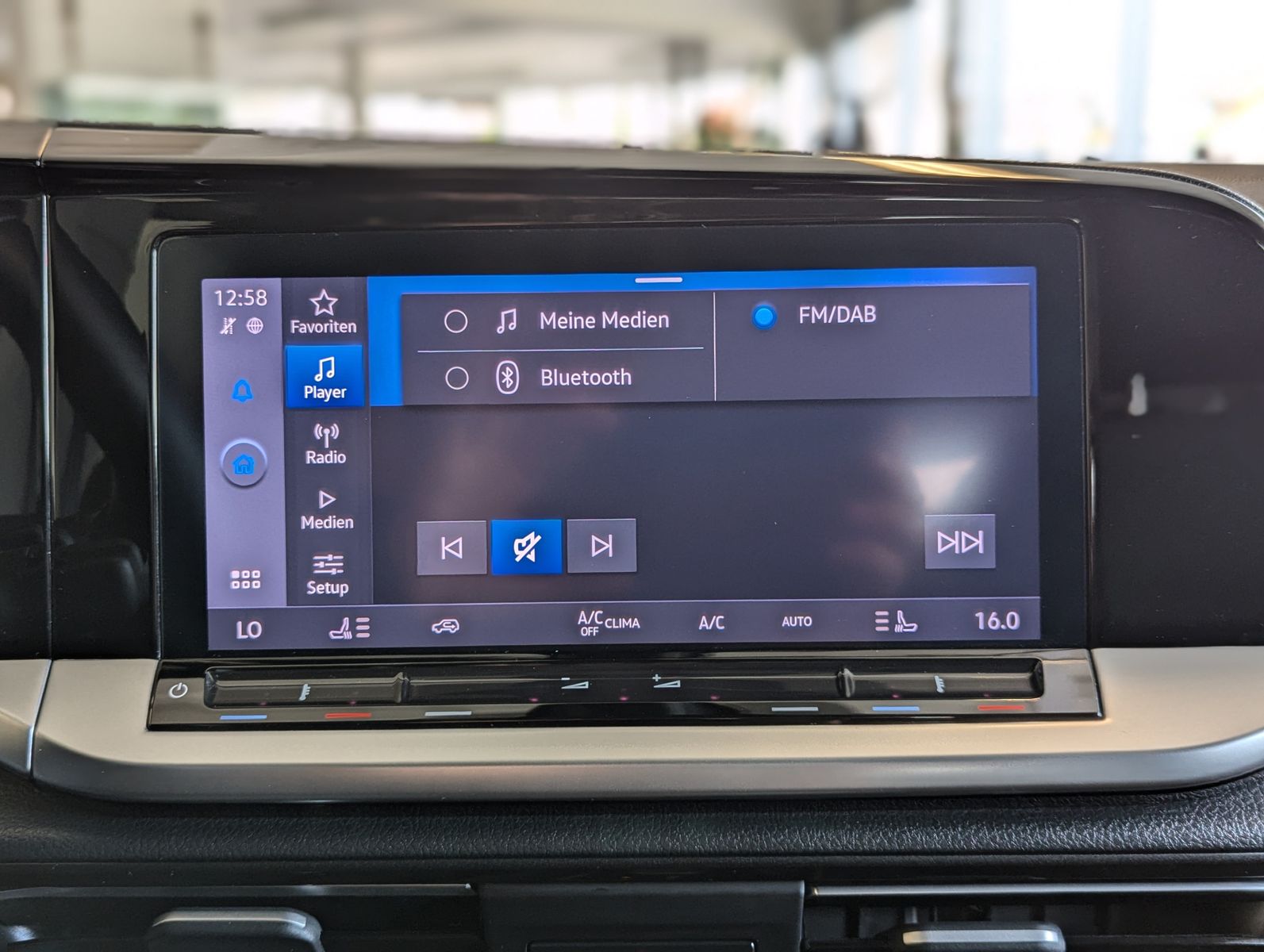 FORD Tourneo Connect L2 Titaniu 7-Sitz Bi-LED Cam AHK - Image 29