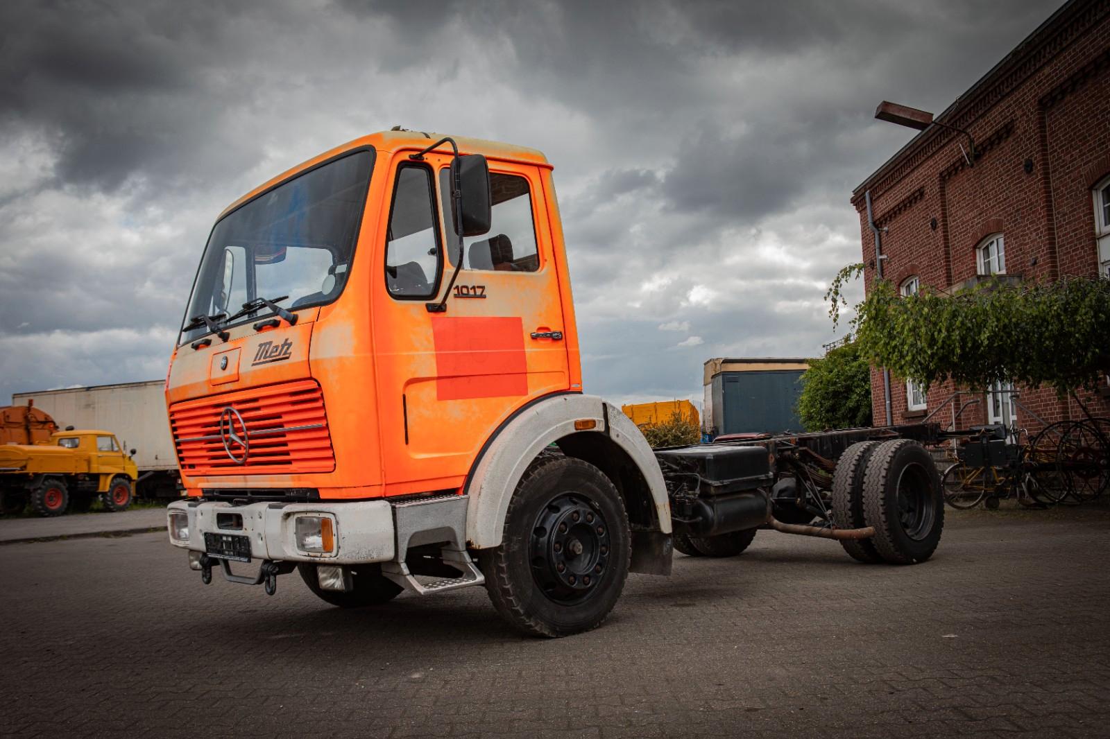 Mercedes-Benz 1017 Fahrgestell mit 77.000 km