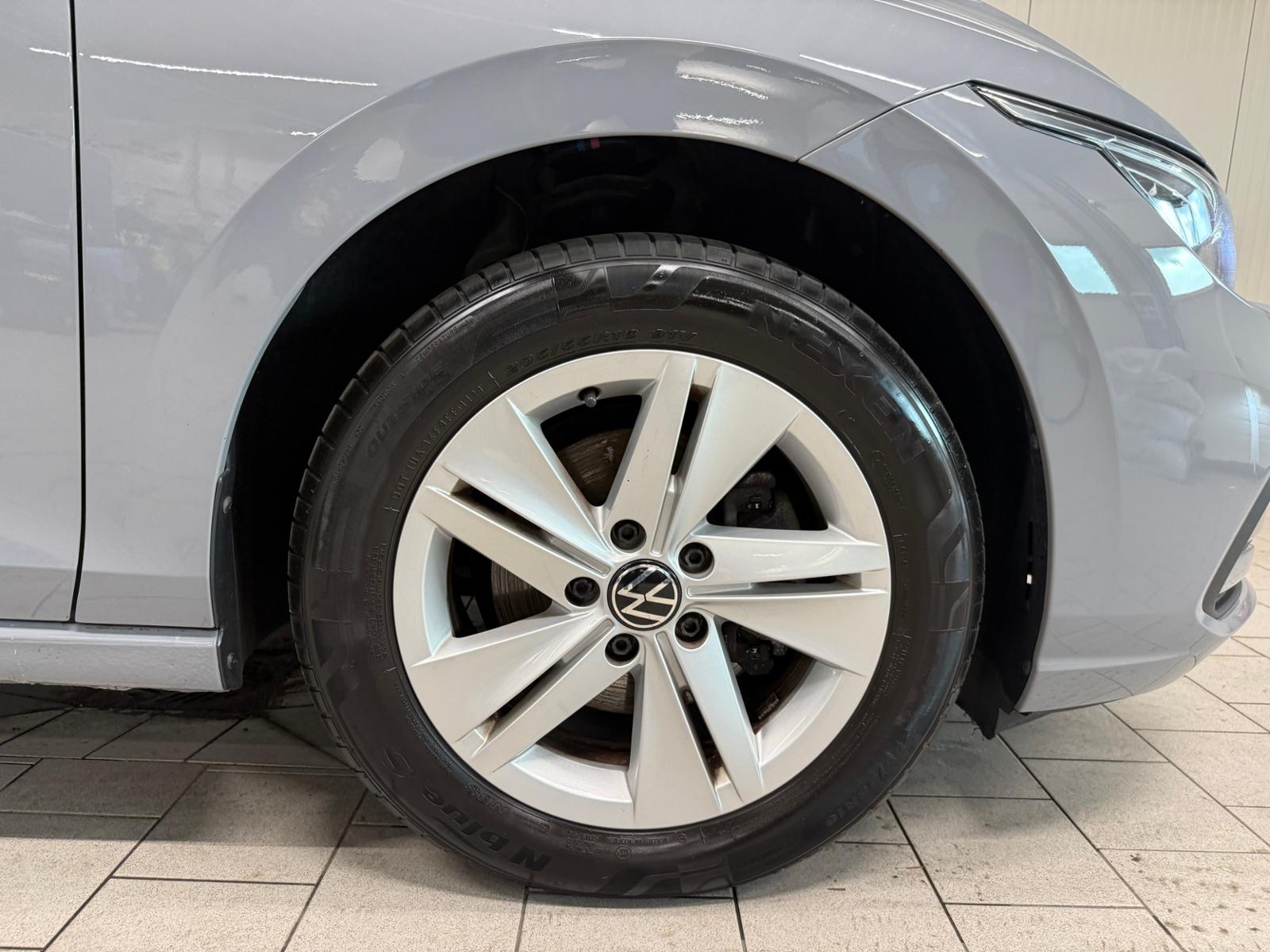 Volkswagen Golf VIII Life 1.5 TSI ACC NAVI LED SHZ, миниатюра 26
