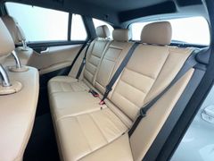 MERCEDES-BENZ C 220 T CDI / DESIGNO / HARMAN KARDON/ AUTOM./ MERCEDES-BENZ C 220 T CDI / DESIGNO / HARMAN KARDON/ AUTOM./
