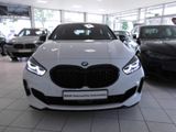 BMW M135 iA xDrive Navi Glasdach SH Park Ass Driv As - BMW M135: Automatik