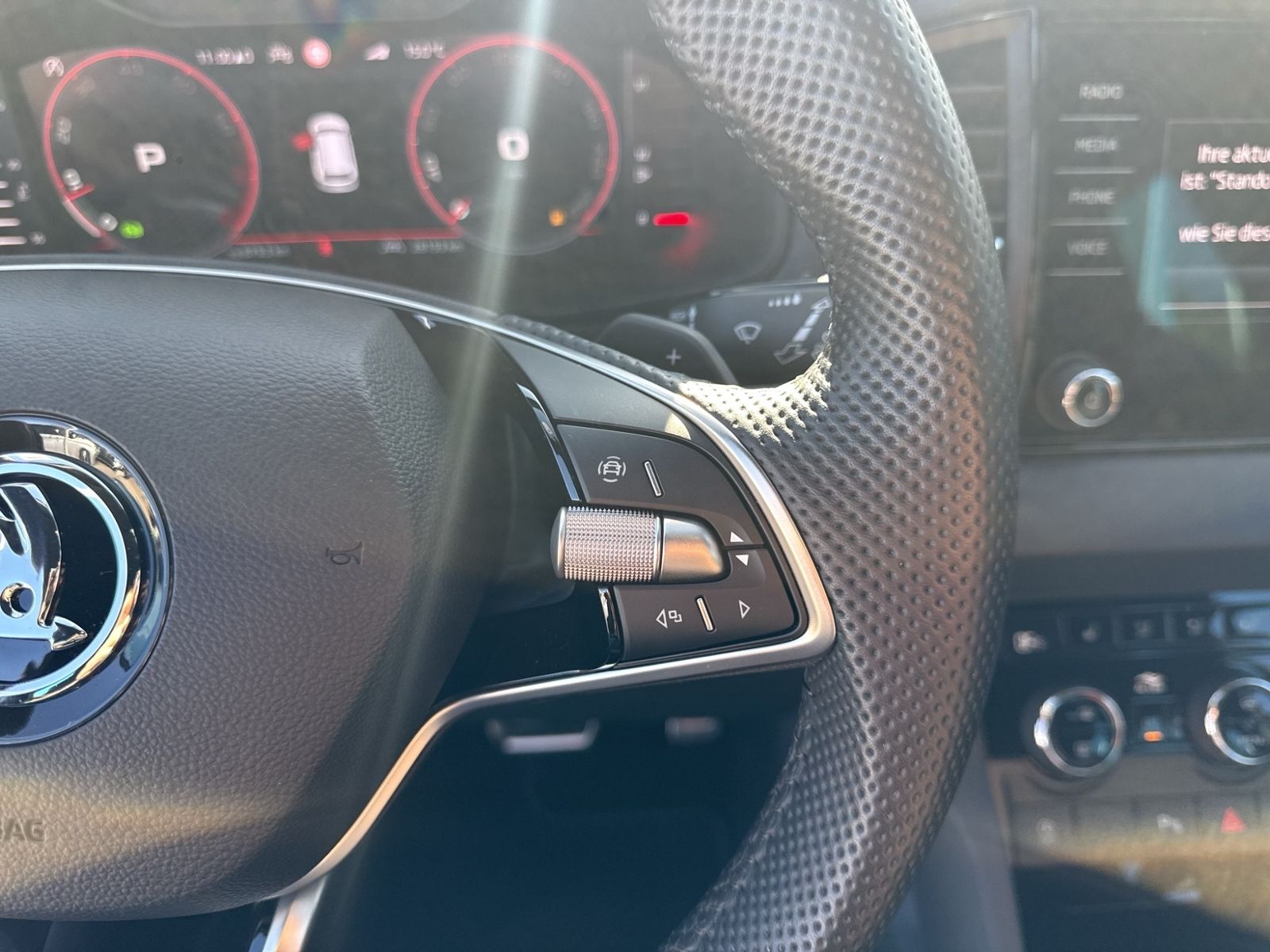 Karoq 1.5 TSI Sportline, AHK, Lane Assist, Amund