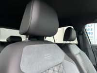 VW T-Roc 1.5 TSI DSG R-Line SHZ NAV AHK KAM 5JGAR bei Autohaus Landmann & Maier OHG