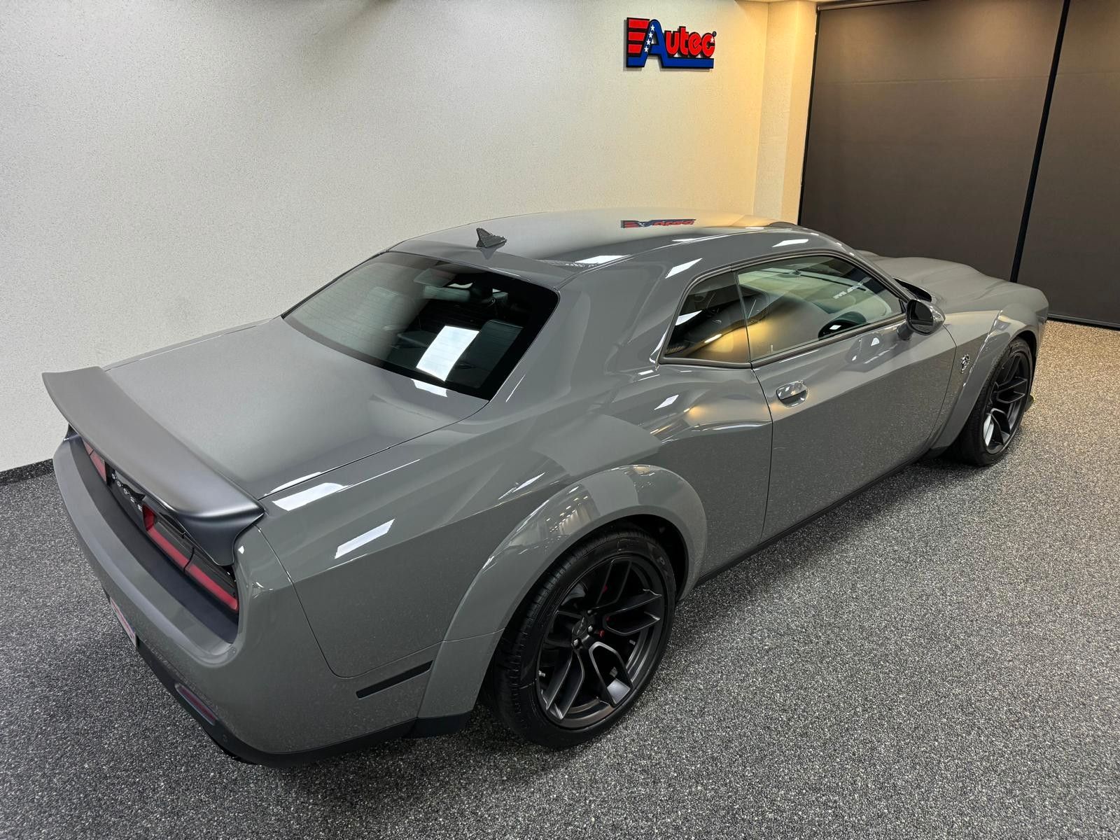 Fahrzeugabbildung Dodge CHALLENGER HELLCAT JAILBREAK -LAST CALL-CARBON