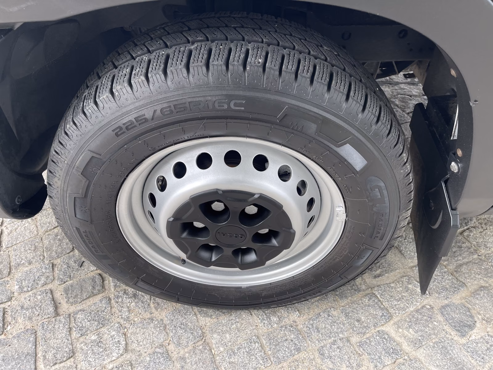 Iveco Daily 35S16 Pritsche Hi-Matic 1H*Klima*Tempamat*