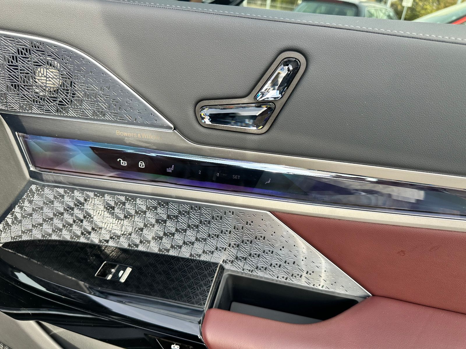 Fahrzeugabbildung BMW 740d LANG xDRIVE M SPORTPAKET*VOLL*