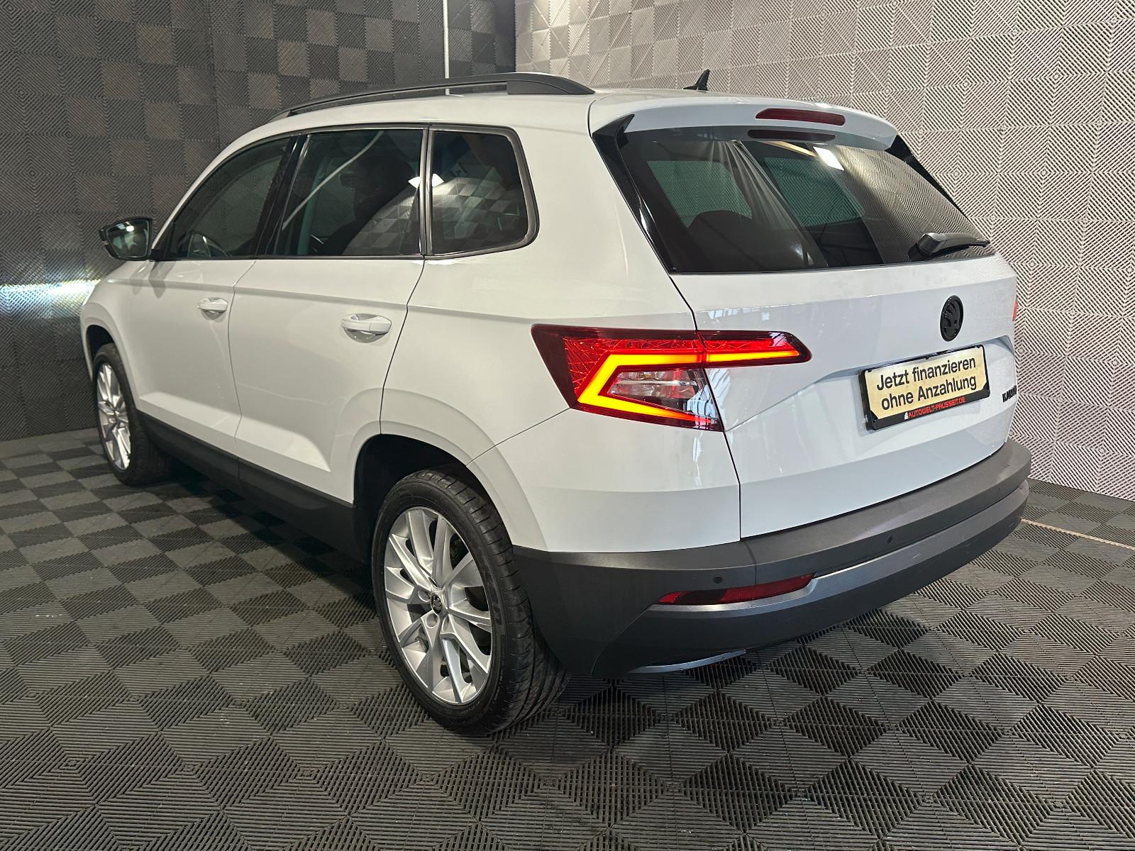 Skoda Karoq 1.6 TDI*STYLE*LED-PANO-AHK-ACC-KESSY-SHZ