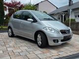 Mercedes-Benz A 170 AVANTGARDE Automatik 69212 km - gebrauchte Mercedes-Benz A-Klasse aus dem Jahr 2005