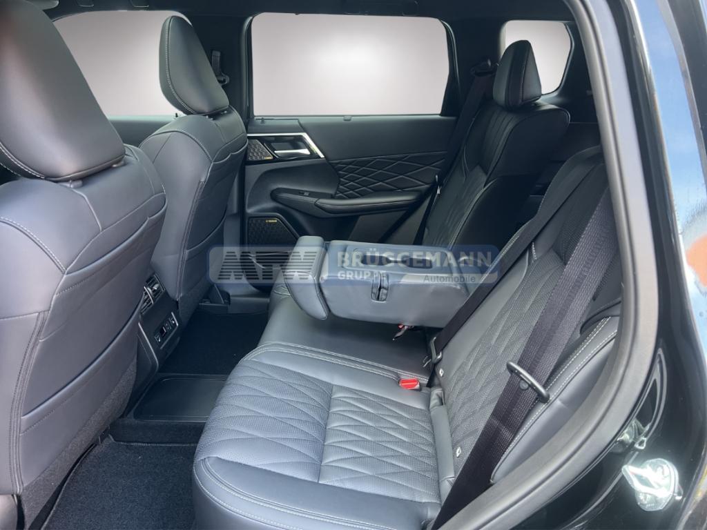 Mitsubishi Plug-in Hybrid Outlander TOP BLACK LUXURY MASSAG