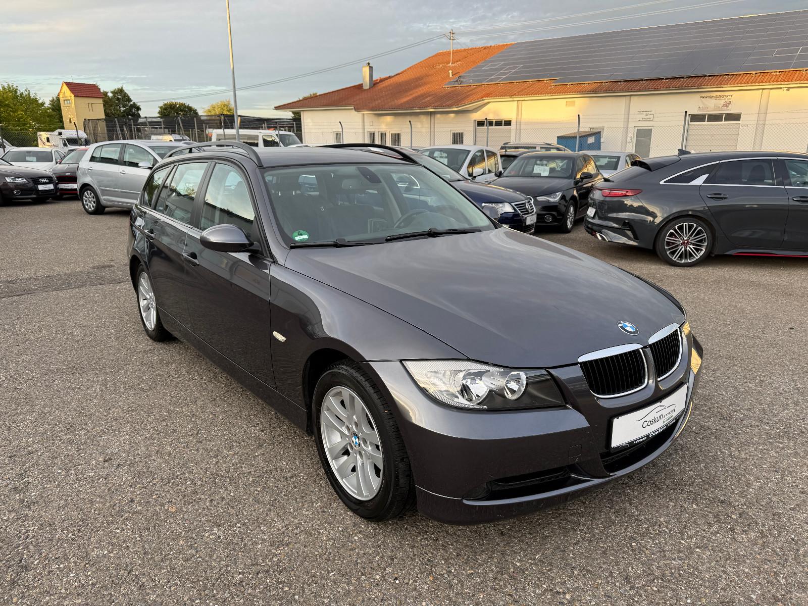 BMW 320 2007 — rear view