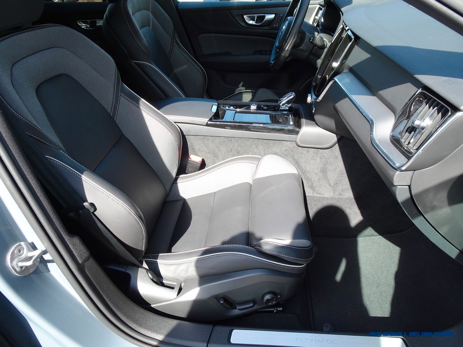 Volvo V60 T6 AWD Recharge Geartronic Plus Dark foto 10