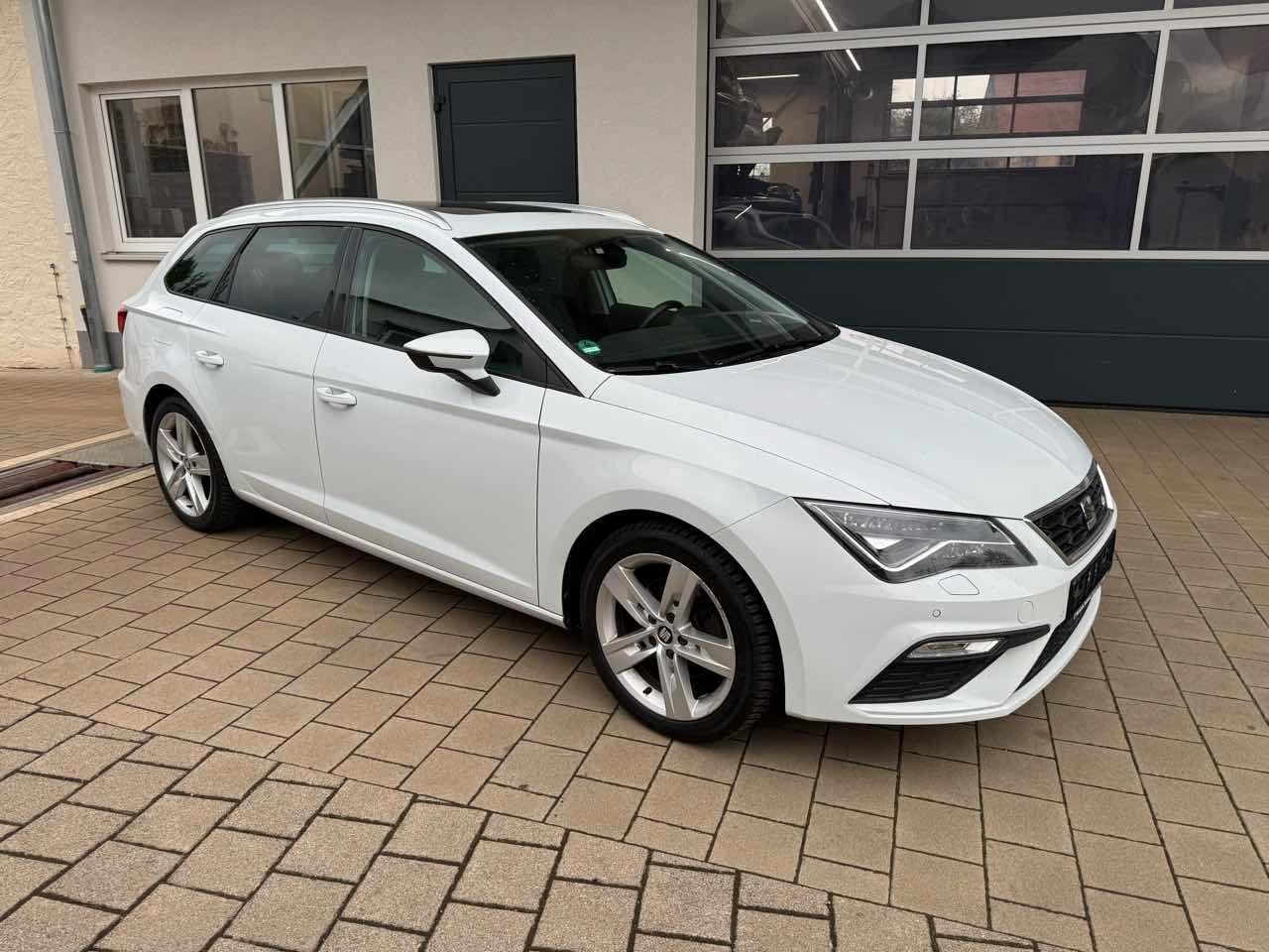 Seat Leon ST FR Kamera AHK