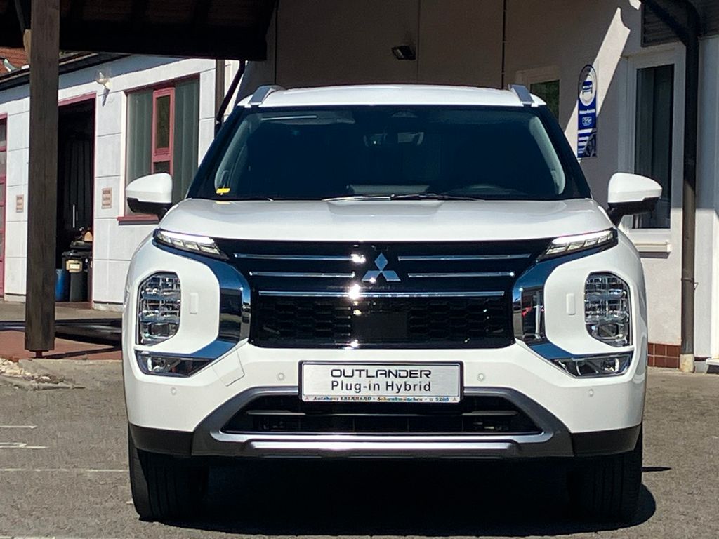 Mitsubishi Plug-in Hybrid Outlander