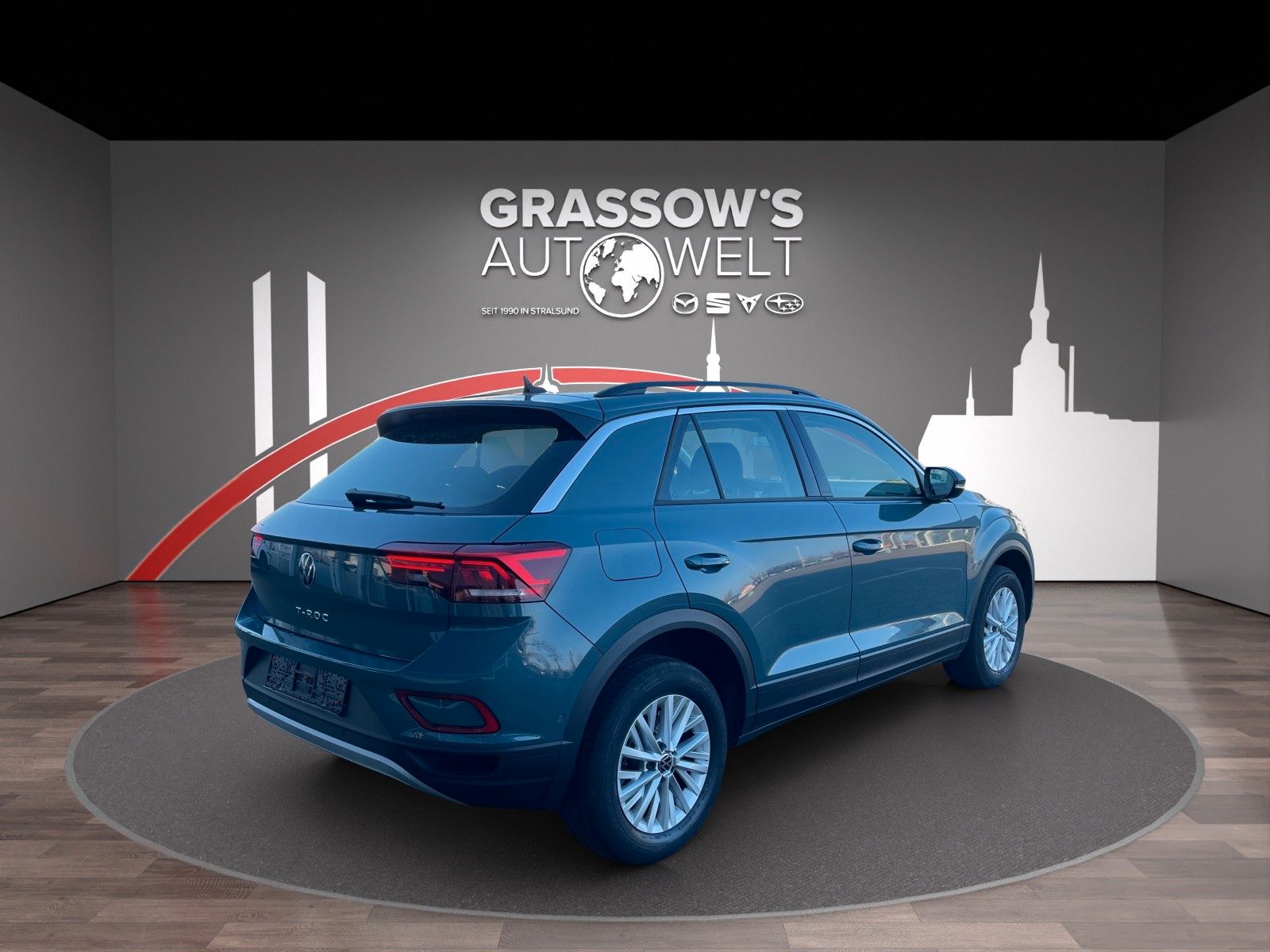 Fahrzeugabbildung Volkswagen T-Roc 1.5 TSI DSG Life LED/ACC/RFK/PDC/SHZ