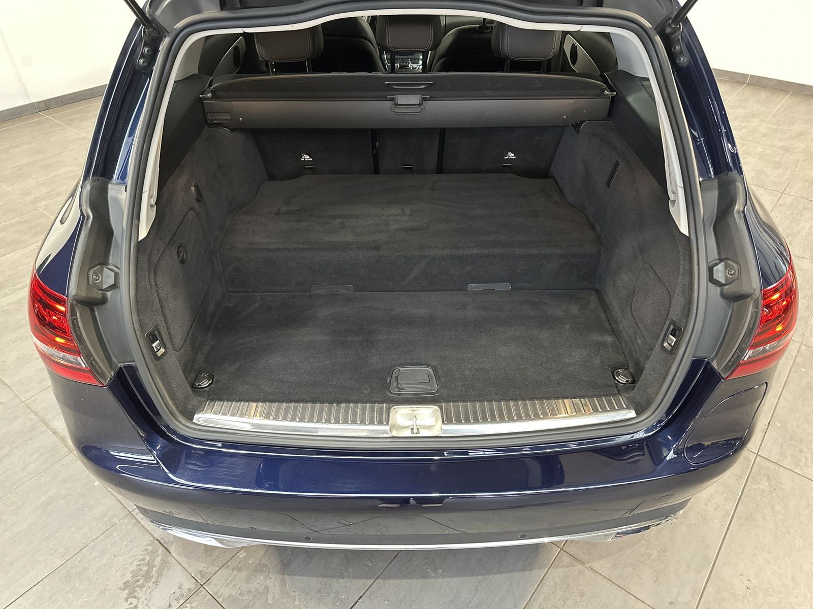 Fahrzeugabbildung Mercedes-Benz C 300de T Avantgarde NAV+LED+CARPLAY+WIDESCREEN