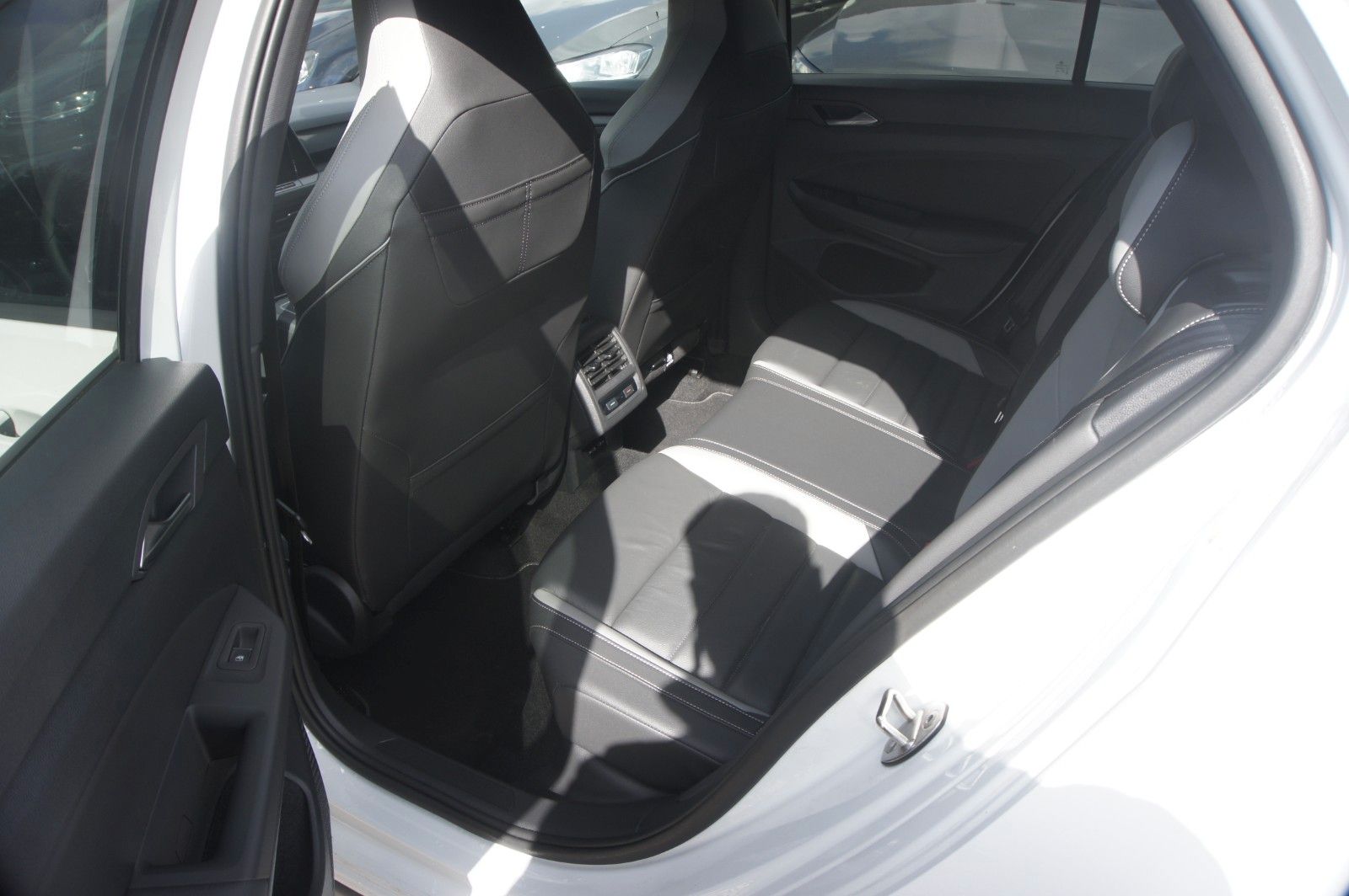 Fahrzeugabbildung Volkswagen Golf VIII Lim. GTE eHybrid   LED, Alu, Navi,