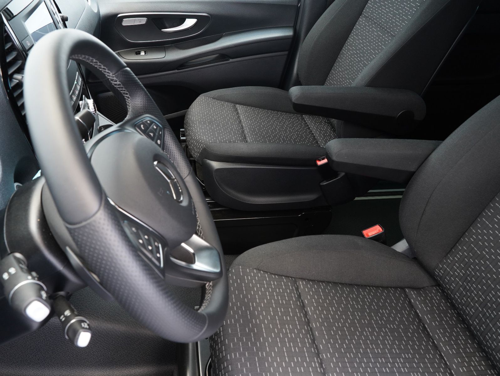 Fahrzeugabbildung Mercedes-Benz Vito Tourer 119 CDI Pro 4x4 lang PÖSSL/KÜCHE