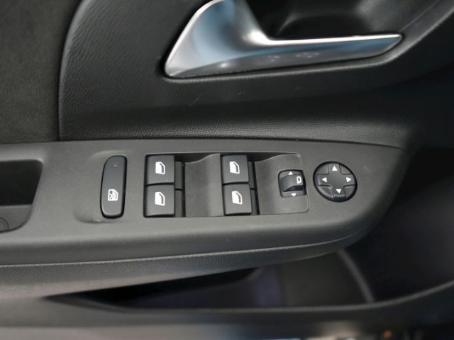 Corsa-e F ULTIMATE 50kWH AT+LED MATRIXLICHT+NAVI