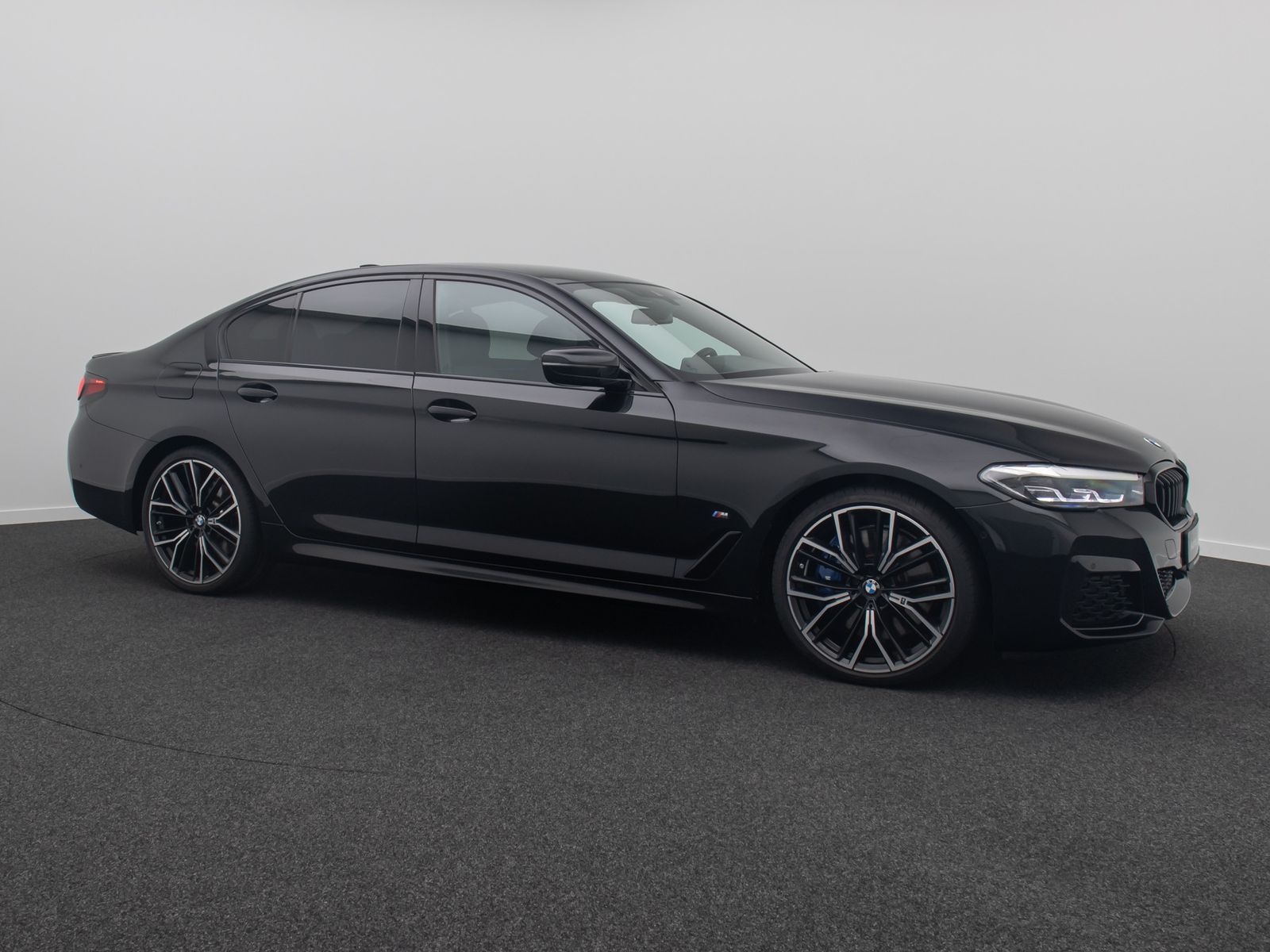 Fahrzeugabbildung BMW 530d M Sport Kamera DAB HiFi 4Klima Alarm 20Zoll