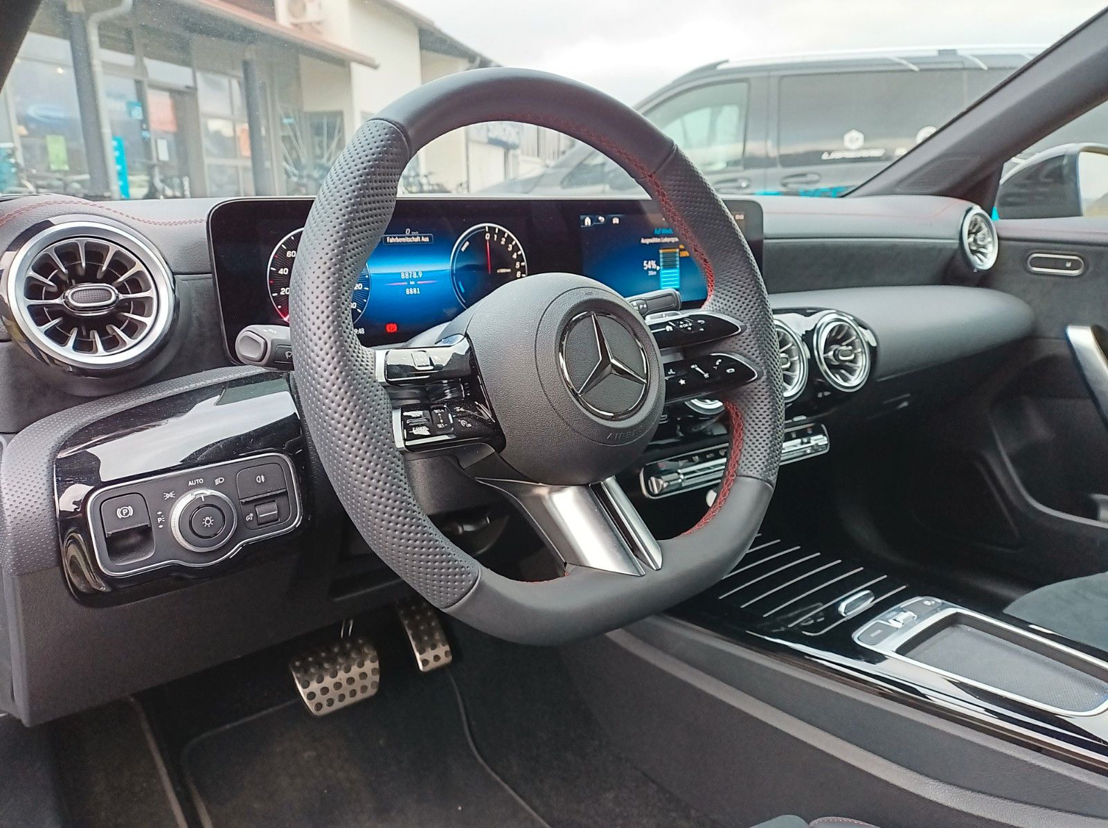 Fahrzeugabbildung Mercedes-Benz CLA 250e SB+AMG LINE+NIGHTPAKET+LH+SH+KAMERA++++