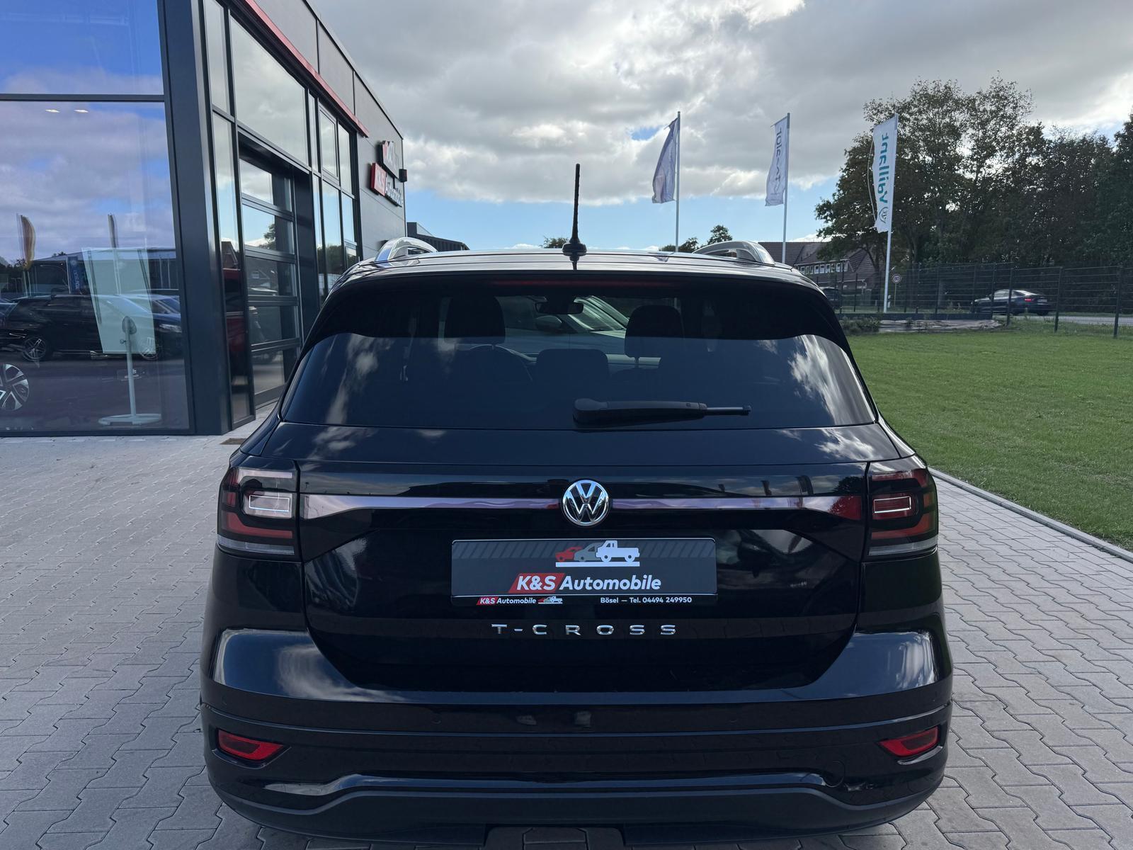Volkswagen T-Cross 1.0 TSI DSG*R-LINE*LED*ACC*SHZ*NAVI*CarP