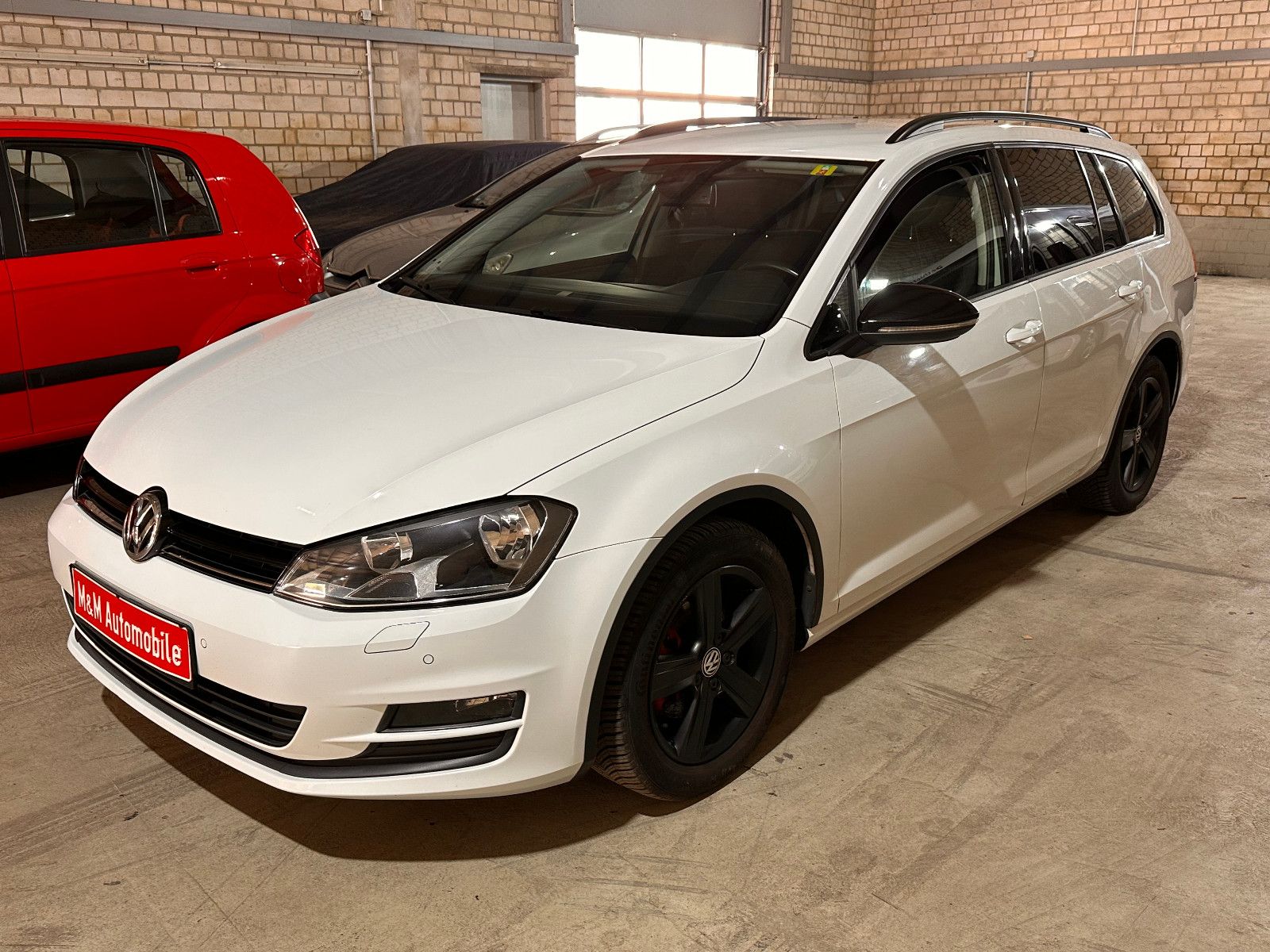 Volkswagen Golf - 1