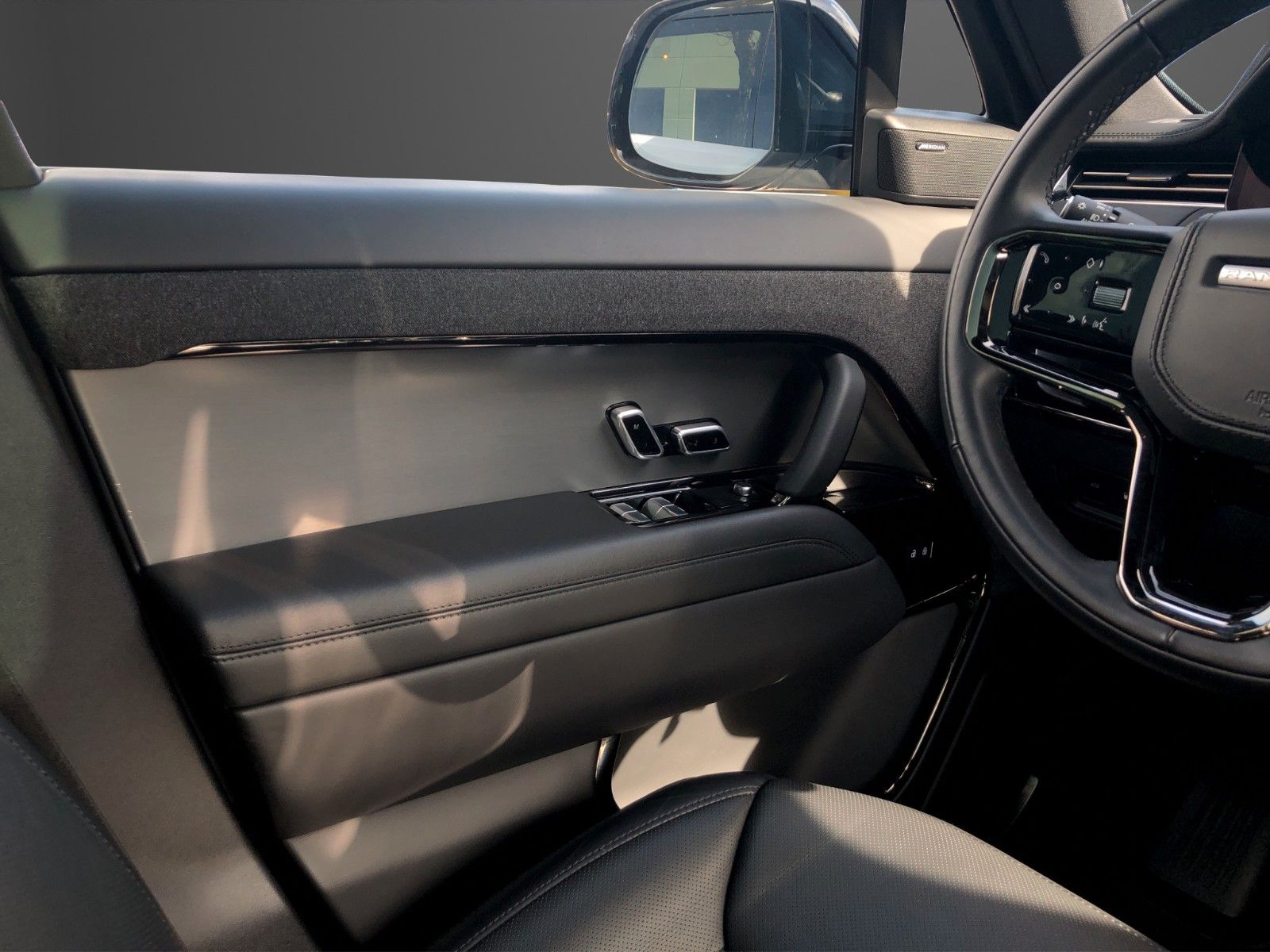 Fahrzeugabbildung Land Rover Range Rover Sport P440 Dynamic HSE Hybrid