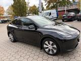 Tesla Model Y Hinterradantrieb RWD RWD - Tesla Gebrauchtwagen in Hamburg