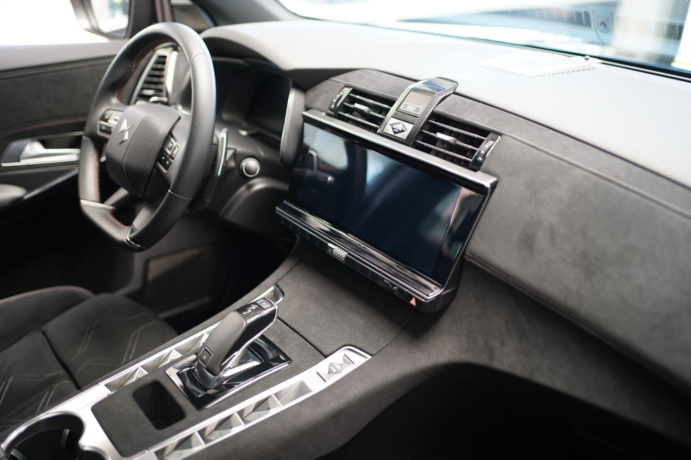 Fahrzeugabbildung DS Automobiles DS7 BlueHDi 130 EAT8 Performance Line+ Focal Nav