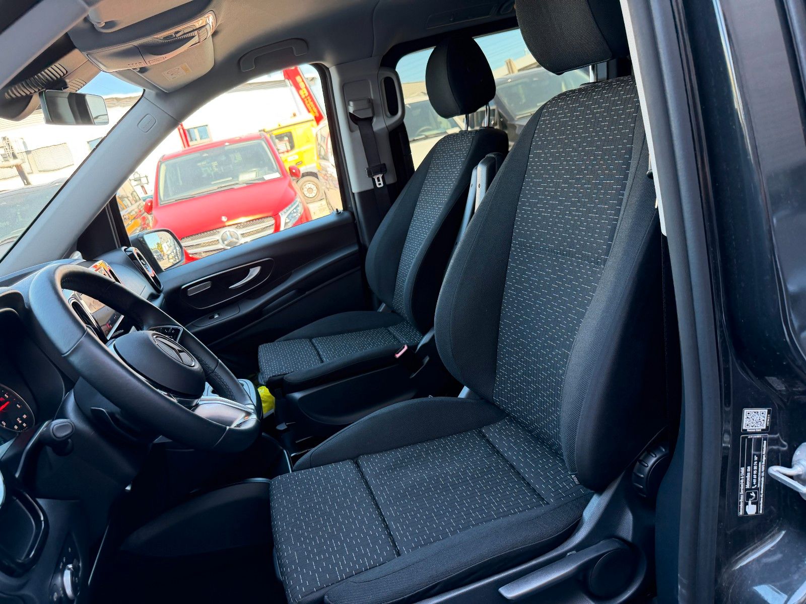 Fahrzeugabbildung Mercedes-Benz Vito 116 CDI 9G Tourer Select AHK2,5to LED