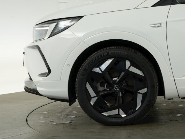 Grandland GSe PHEV 4X4 AT+AHK+NAVI+RÜCKFAHRKAMER