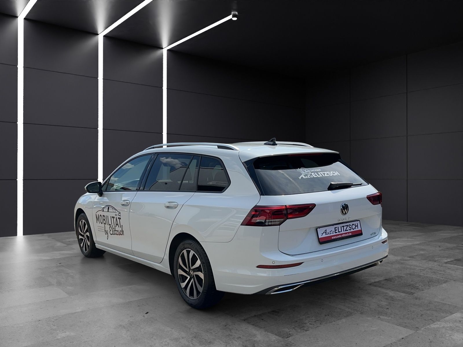 Fahrzeugabbildung Volkswagen Golf VIII Variant eTSI Active DSG DSG NAVI LED A