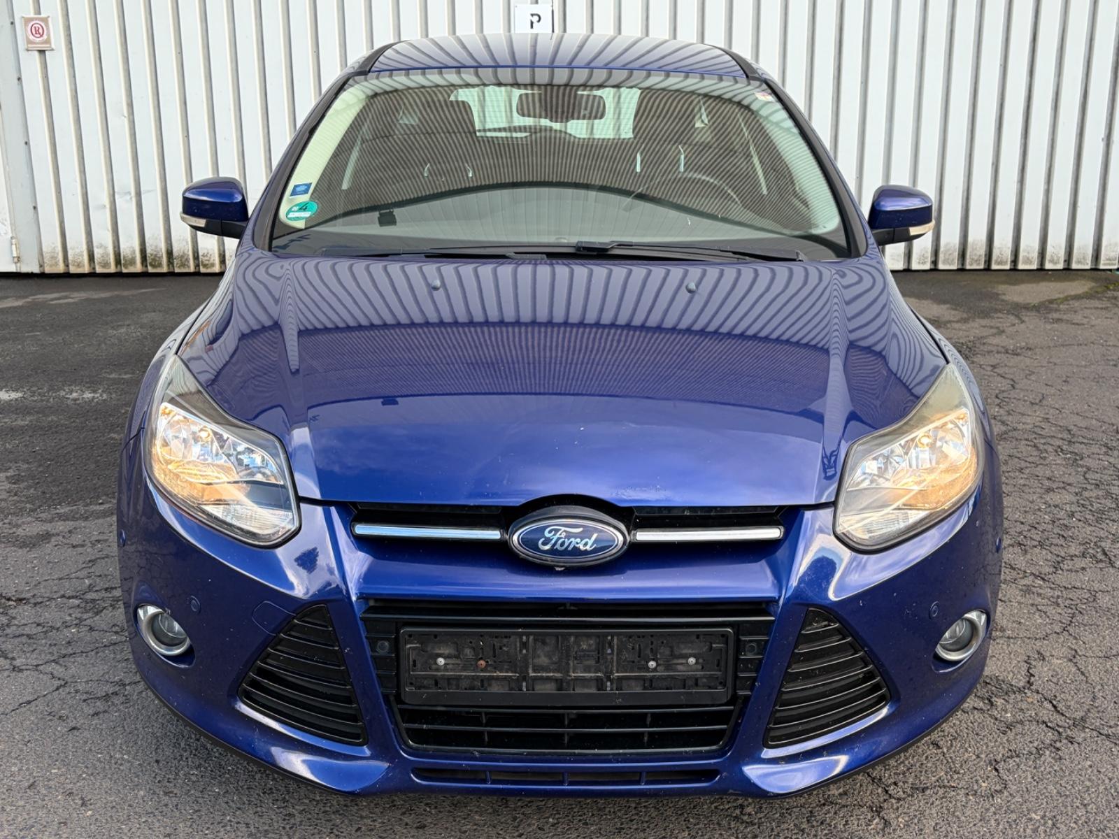 Ford Focus 2014 — rear view