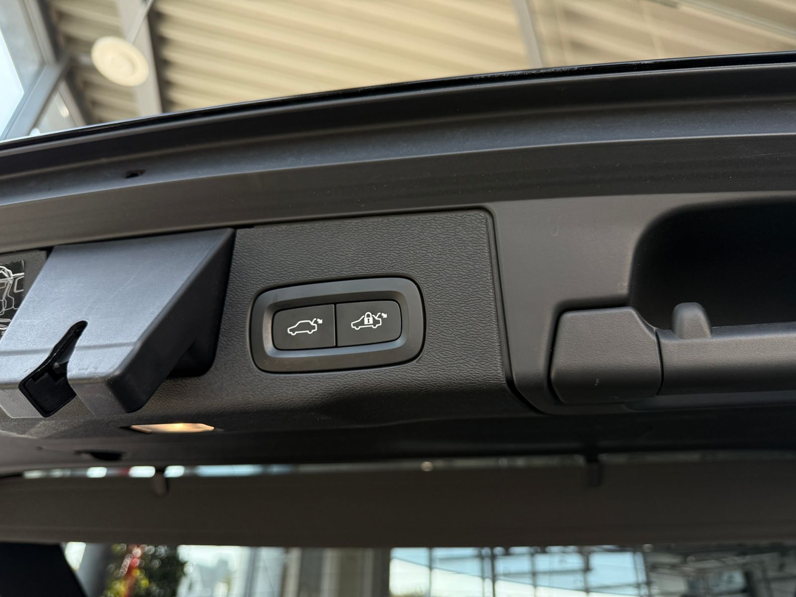 Fahrzeugabbildung Volvo XC60 R Design AWD ACC H&K 360° LED