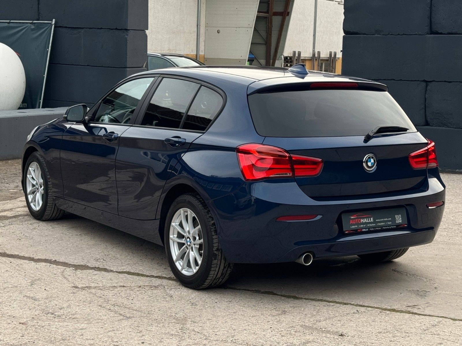 Fahrzeugabbildung BMW 118i Advantage SHZ PDC LED 2Z-Klima Tempomat