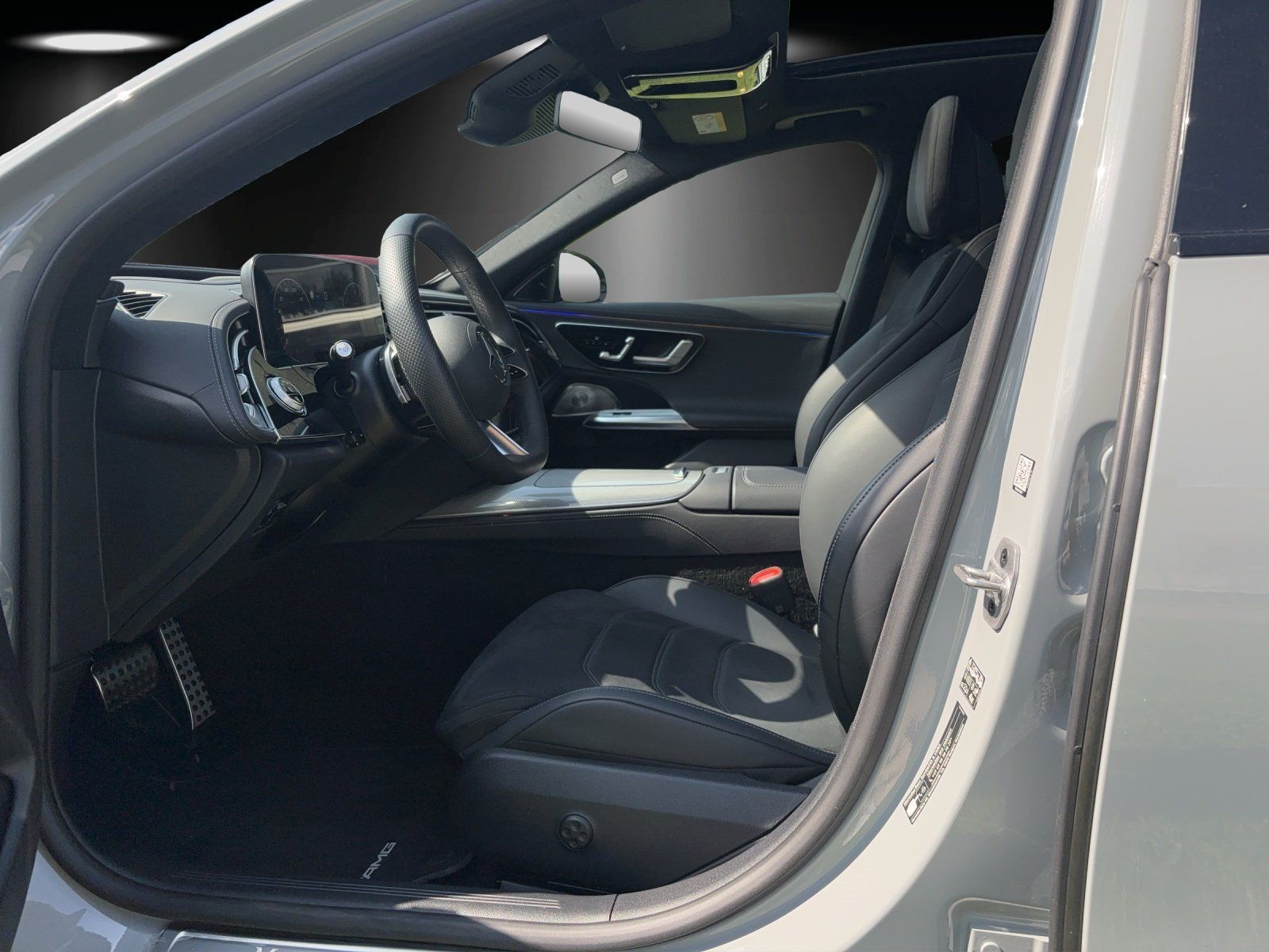 Fahrzeugabbildung Mercedes-Benz E300de T AMG Prem+ DISTRO Superscrn AIRMATIC AHK