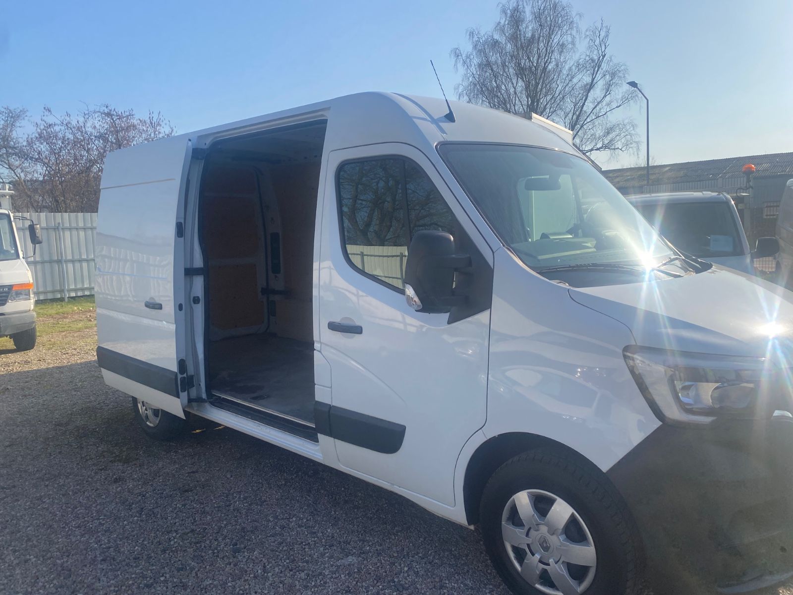 Fahrzeugabbildung Renault Master III Kasten L2H2 HKa 3,5 Komfort,56302KM