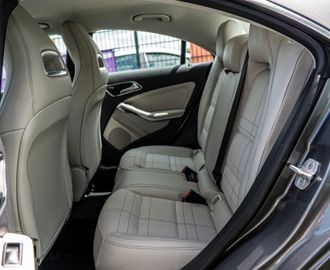 Fahrzeugabbildung Mercedes-Benz CLA 180 URBAN AMBIENTE|MEMORY|NAVI|SHZ