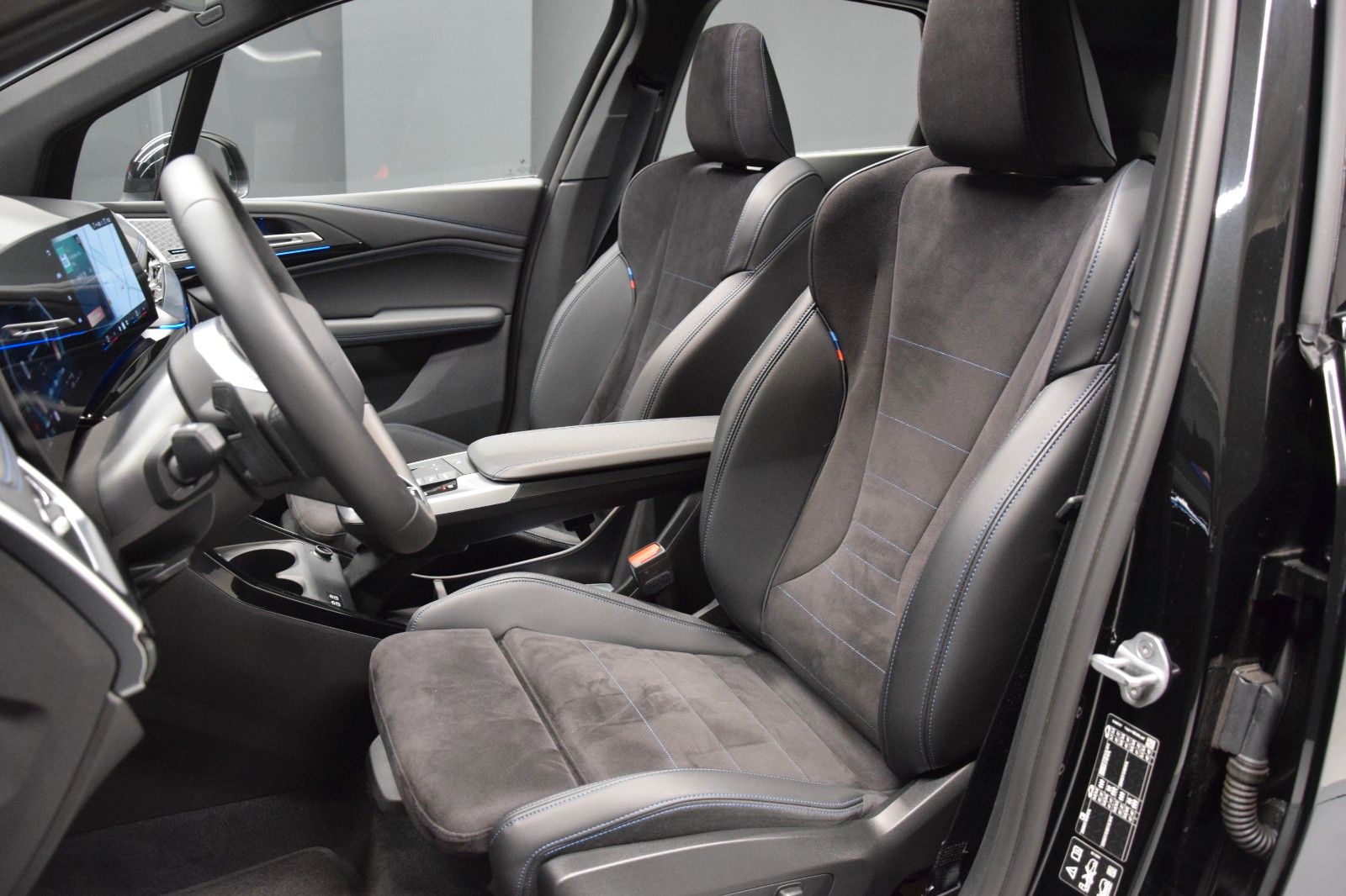 Fahrzeugabbildung BMW 223i xDrive Active Tourer M Sport Pano HuD AHK