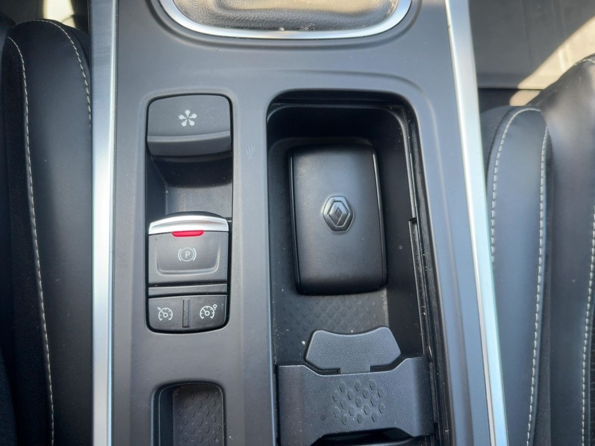 Fahrzeugabbildung Renault Megane Grandtour Intens TCe 130 Navi SHZ EPH