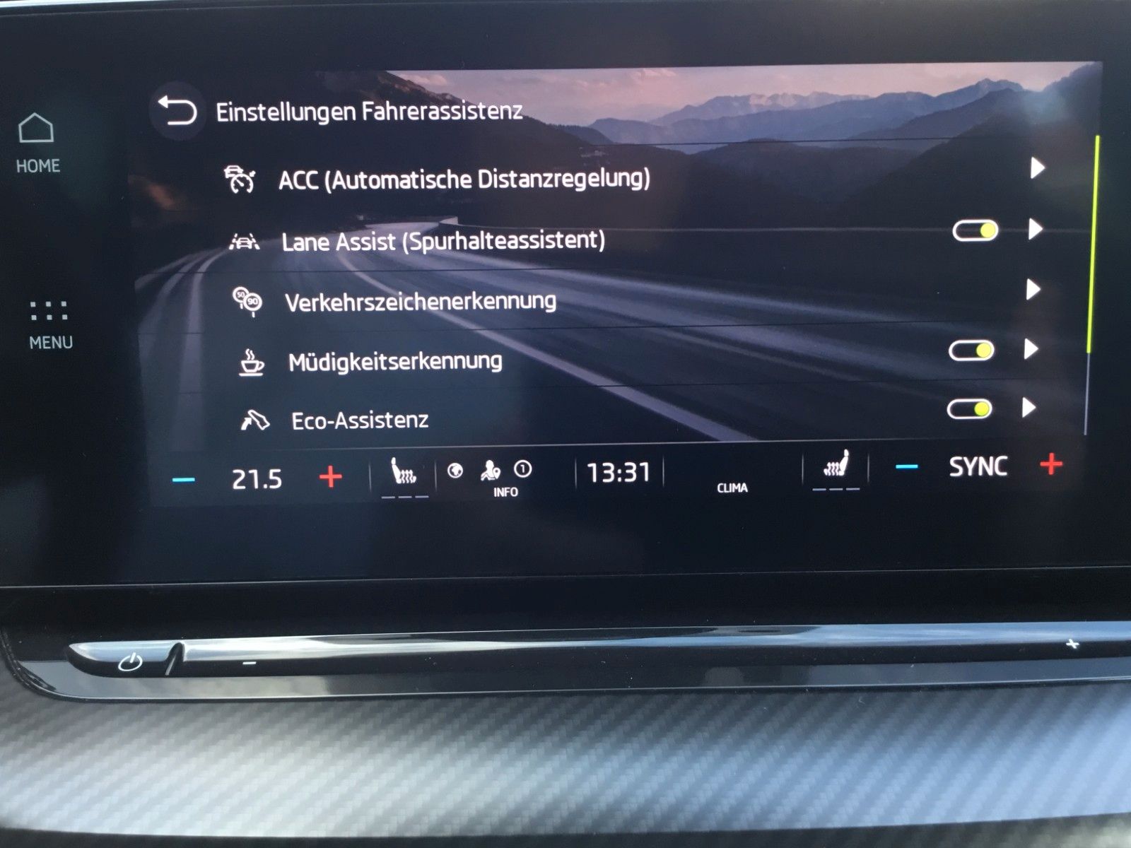 Fahrzeugabbildung SKODA Octavia Combi RS 2.0 TSI DSG+AHK+Head up+Matrix