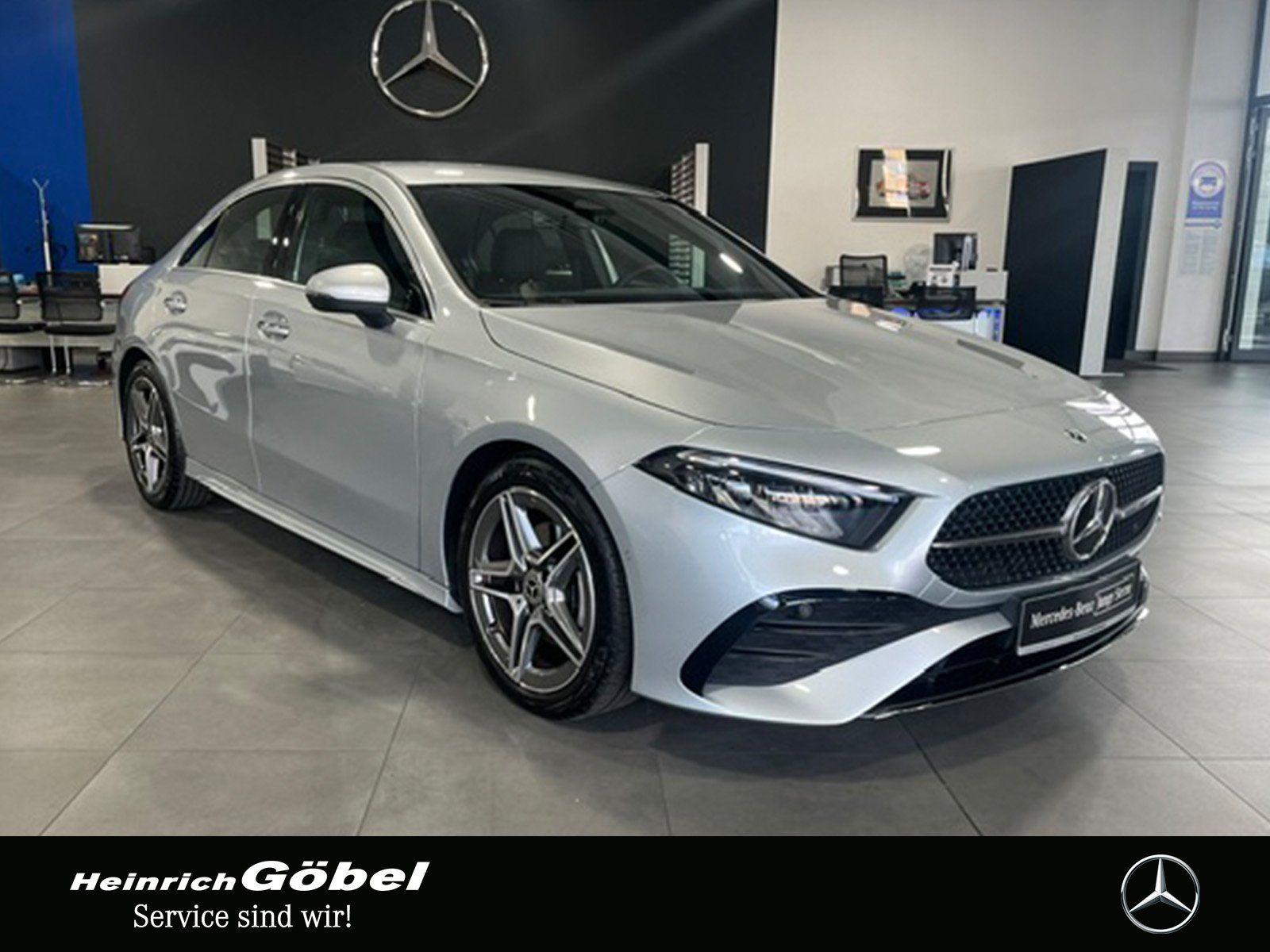 Fahrzeugabbildung Mercedes-Benz A 180 Lim. AMG LINE+WINTERPAKET+KEYLESS+LED+CAM