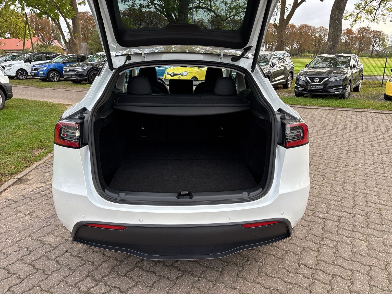 Fahrzeugabbildung Tesla Model Y Performance Dual AWD