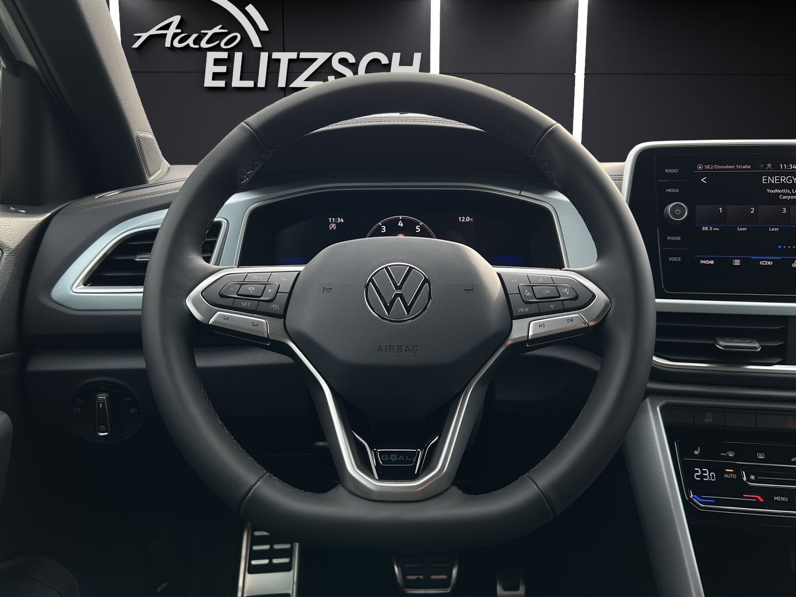 Fahrzeugabbildung Volkswagen T-Roc Goal TSI DSG LED+ ACC SH RearView Ambiente