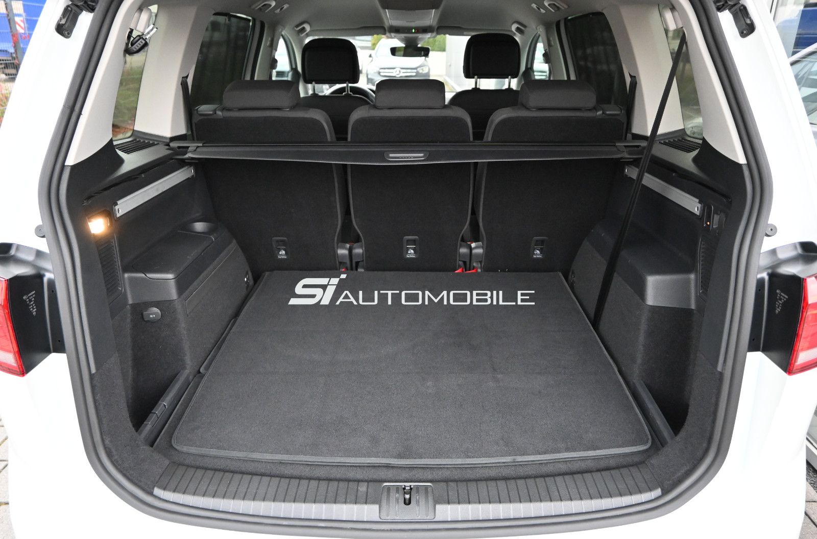Fahrzeugabbildung Volkswagen Touran 2.0 TDI °UVP 62.225€°ACC°AHK°STHZ°8FACH°
