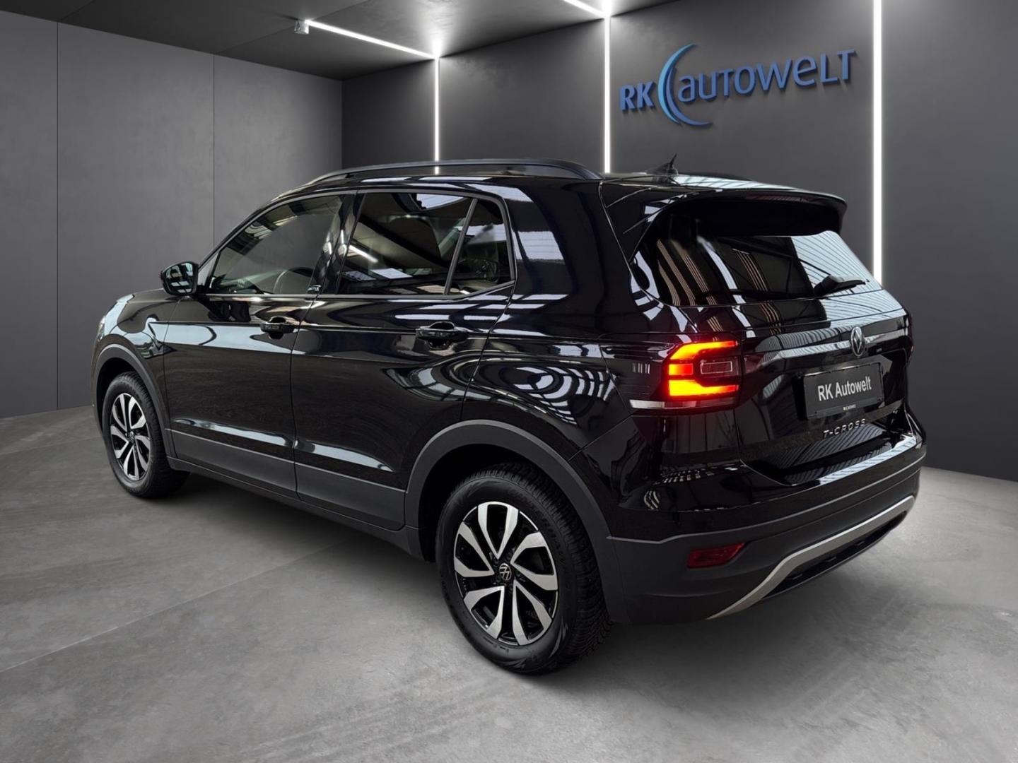 Volkswagen T-Cross Active 1.0 TSI Navi Sitzh. 2x PDC