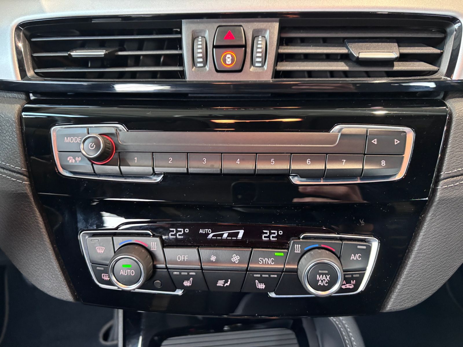 Fahrzeugabbildung BMW X2 xDrive 20 d Advantage AHK LED NAVI ALU