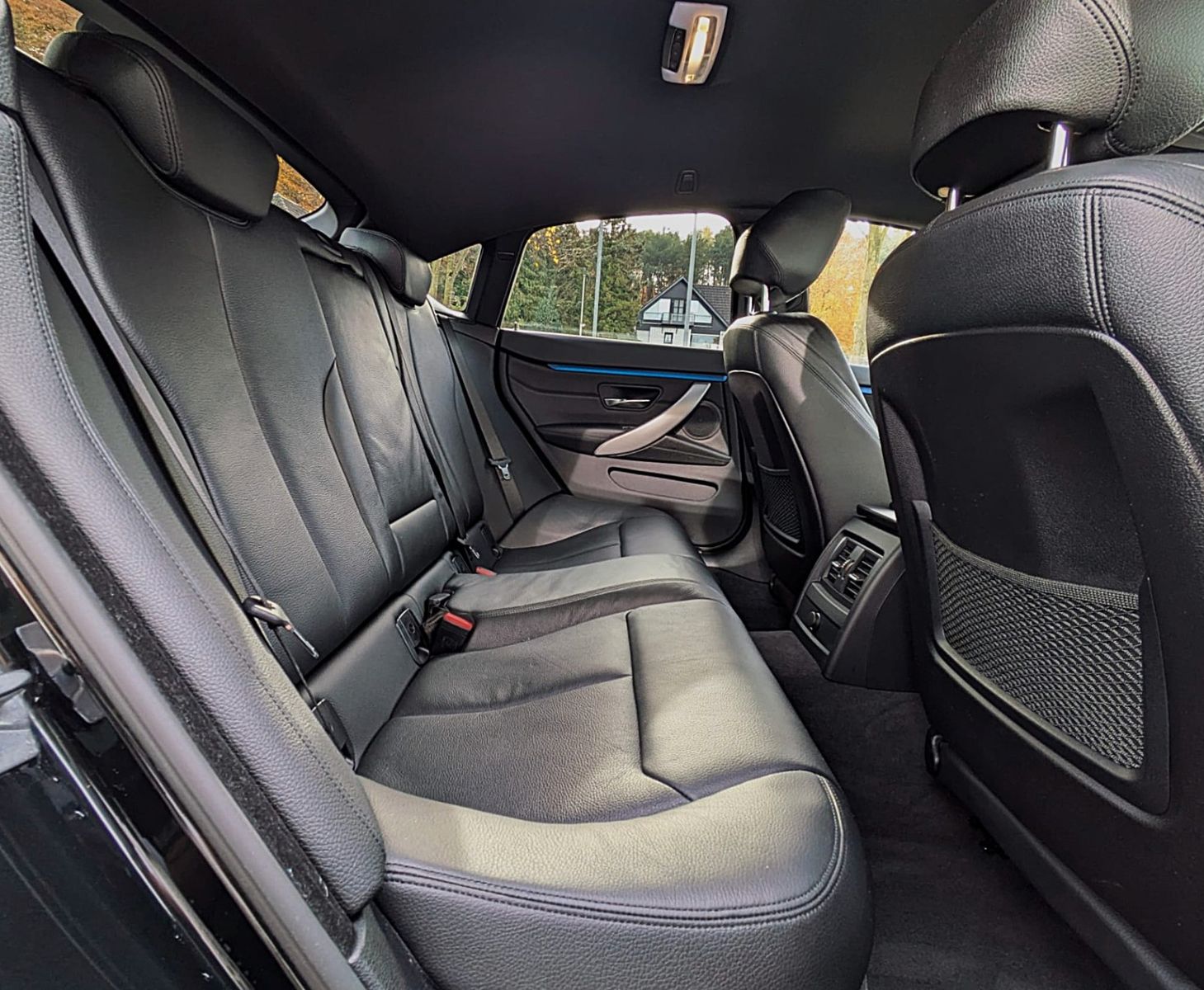 Fahrzeugabbildung BMW 420d Gran Coupe M SPORT SAG LEDER NAVI HUD LED