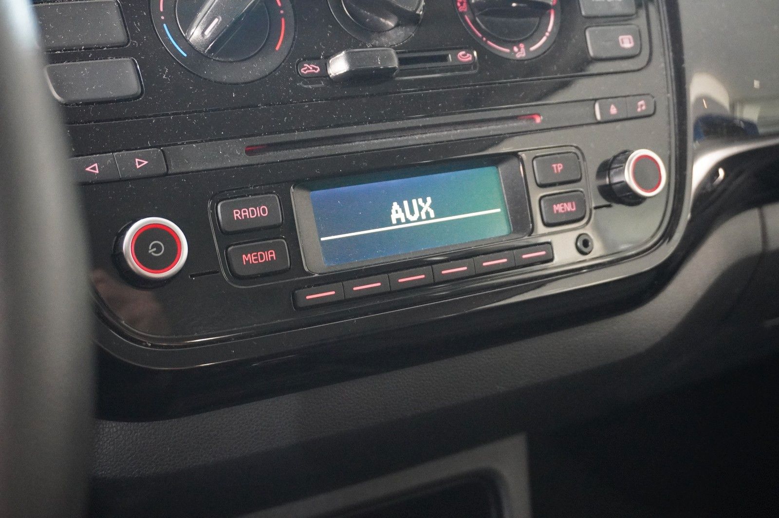 Fahrzeugabbildung Volkswagen up! 1.0 MOVE 3-TÜR NAVI/KLIMA/SPORT/CD/AUX/TÜV